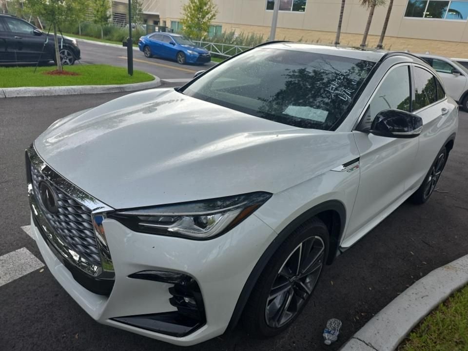 Certified Used 2023 White INFINITI LUXE image 11