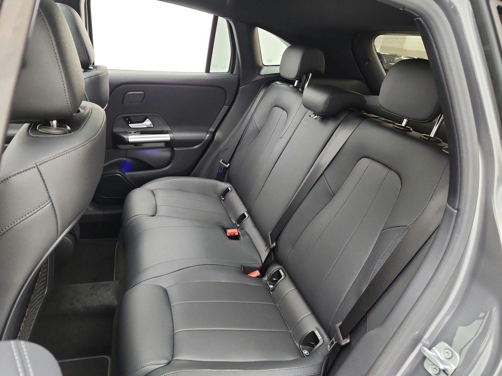 New 2026 Mountain Grey Metallic Mercedes-Benz GLA 250 SUV image 11
