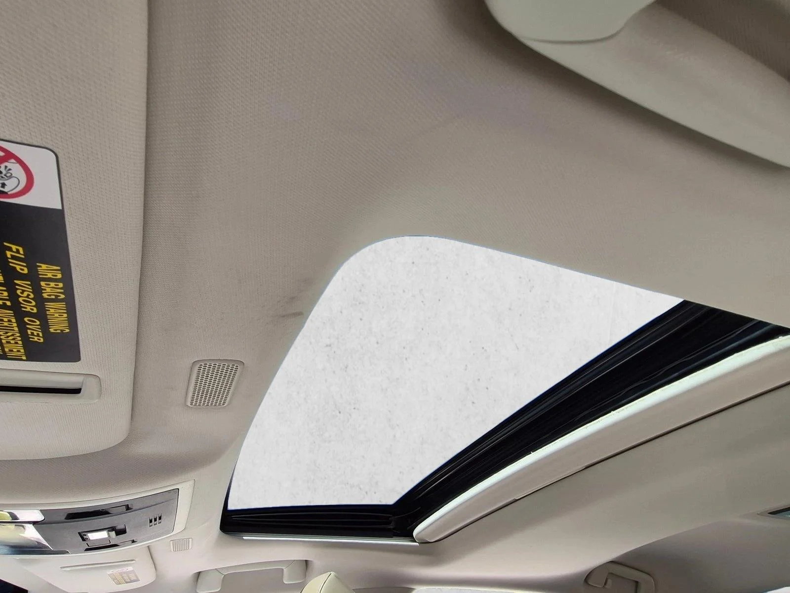 Used 2019 Silver Lining Metallic Lexus ES 300h Ultra Luxury image 14