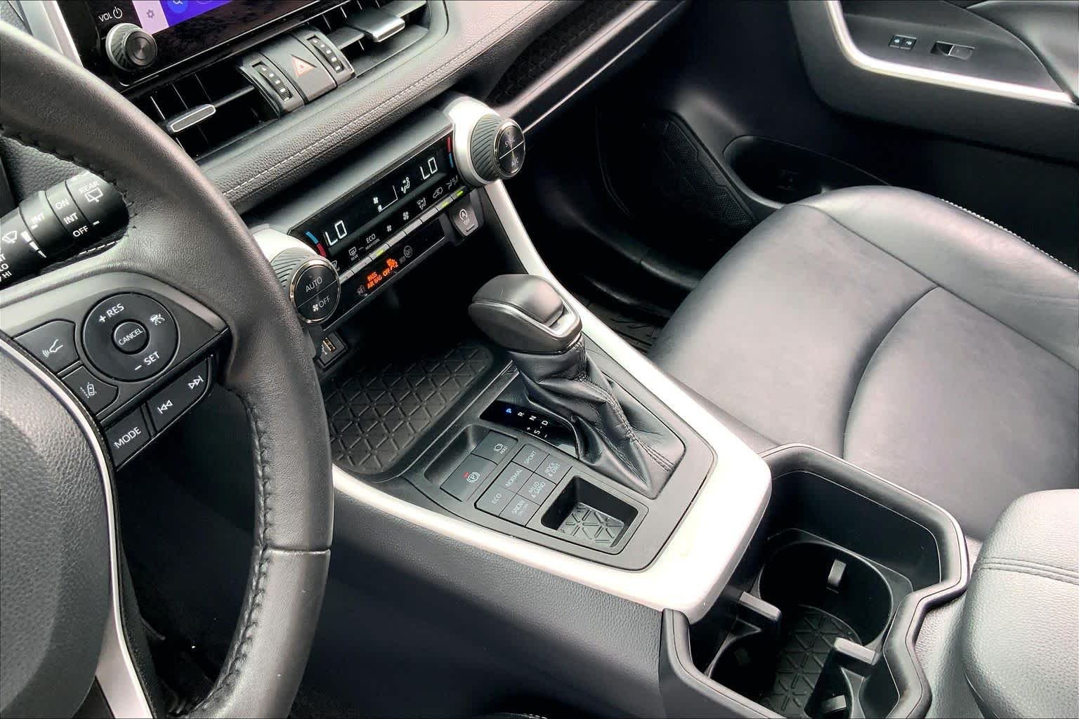 Used 2023 Wind Chill Pearl Toyota XLE Premium image 16