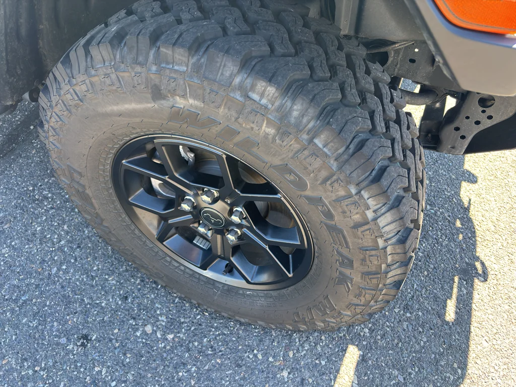 Used 2025 Granite Crystal Metallic Clearcoat Jeep Willys image 16