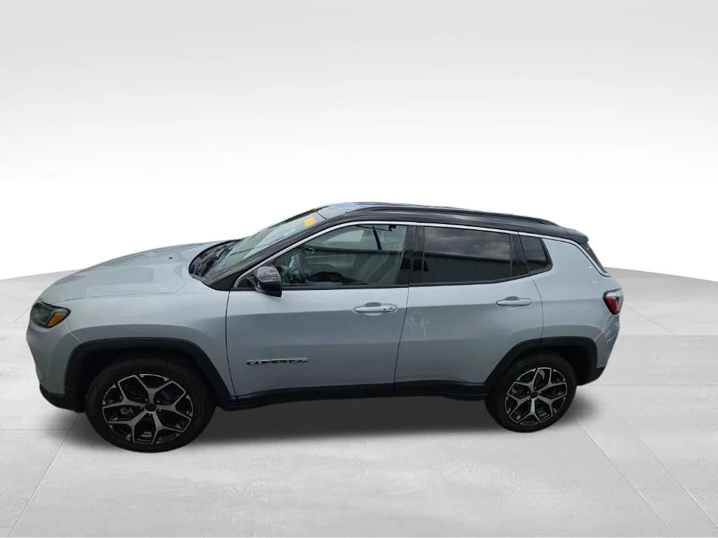 Used 2025 Silver Jeep Limited image 3