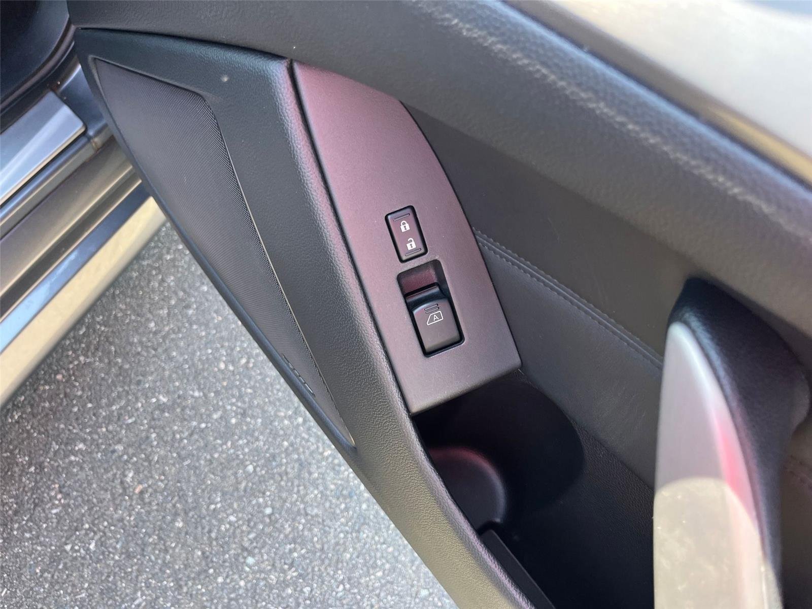 Used 2012 Graphite Shadow INFINITI Journey image 22