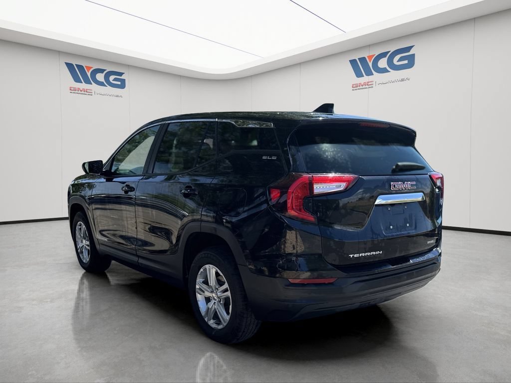 Used 2024 Ebony Twilight Metallic GMC SLE image 5