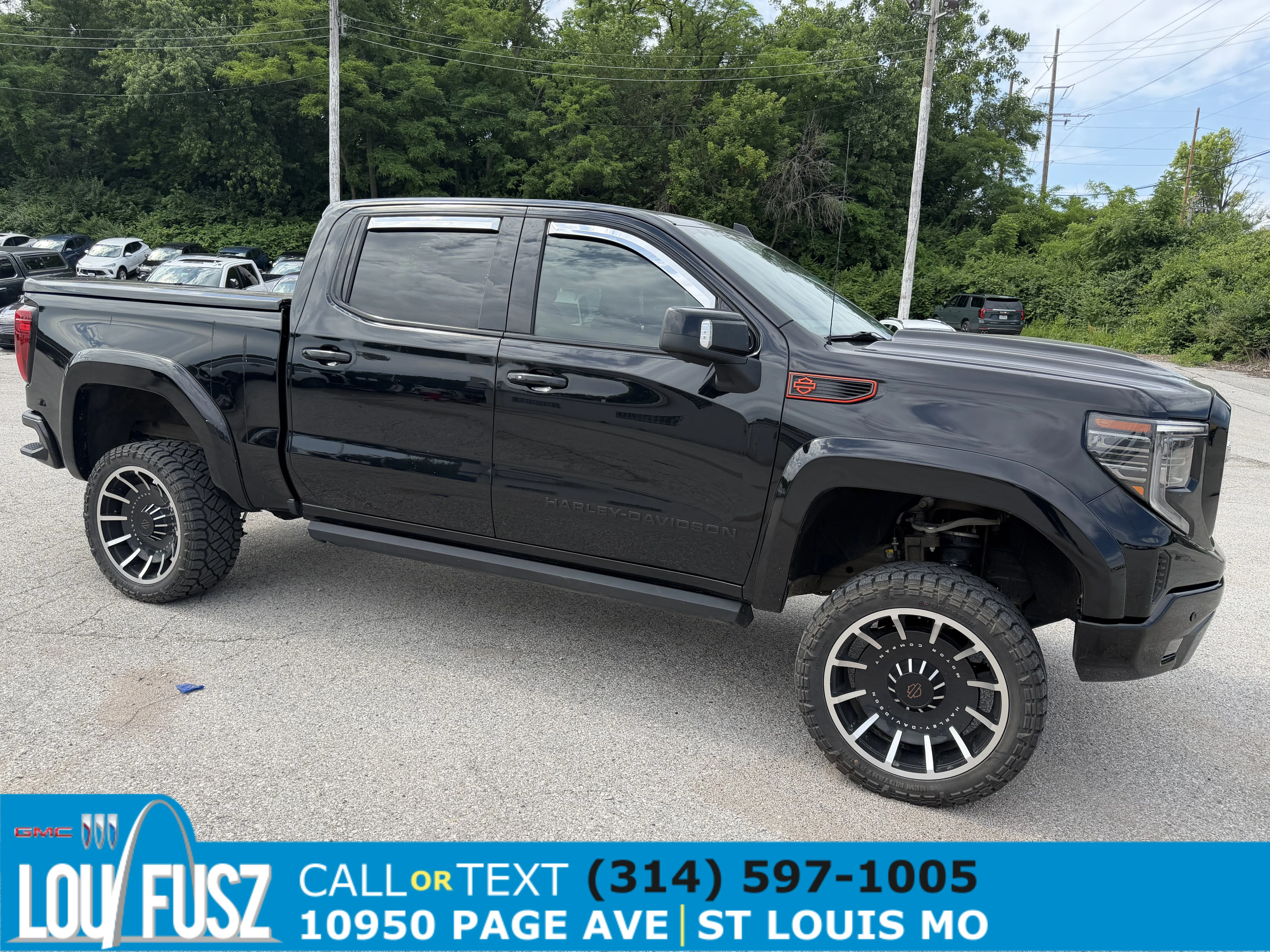 2022 GMC Sierra 4WD Crew Cab Short Box AT4's photo