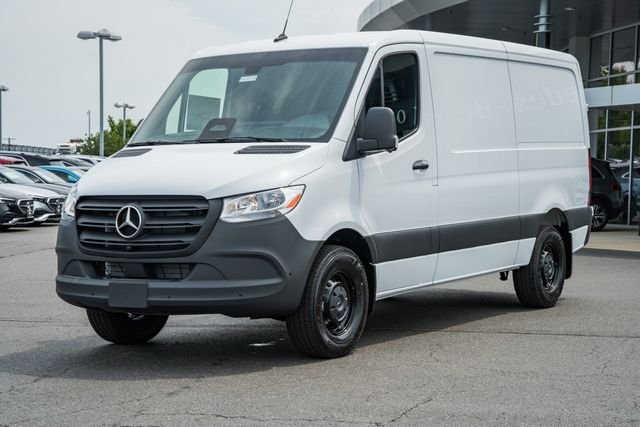 New 2026 Arctic White Mercedes-Benz Cargo 144 WB image 3
