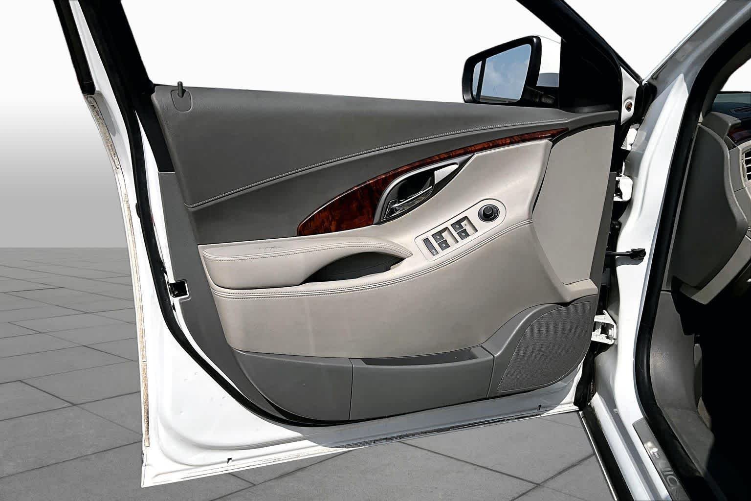 Used 2012 Summit White Buick Leather image 21