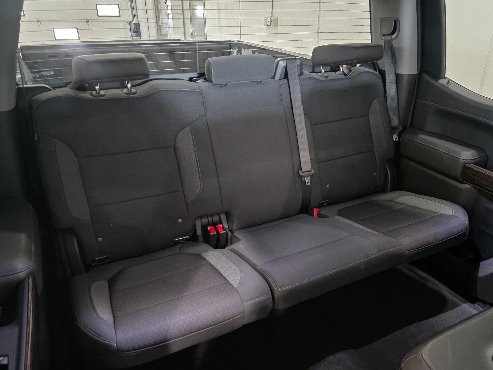 Used 2020 Gray GMC SLE image 22