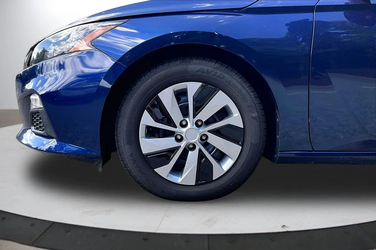 Certified Used 2022 Blue Nissan 2.5 S image 30
