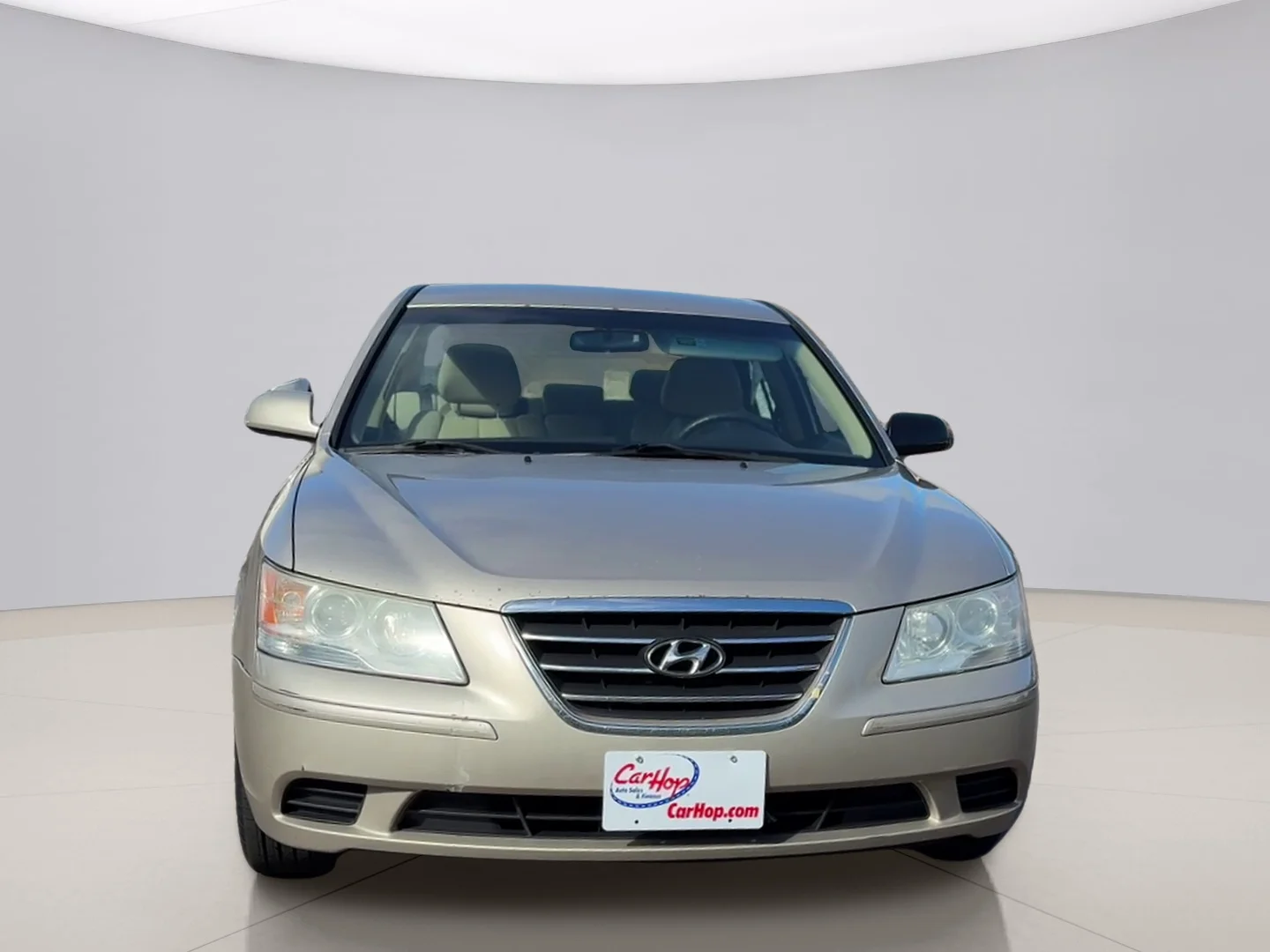 Used 2010 Gold Hyundai GLS image 8