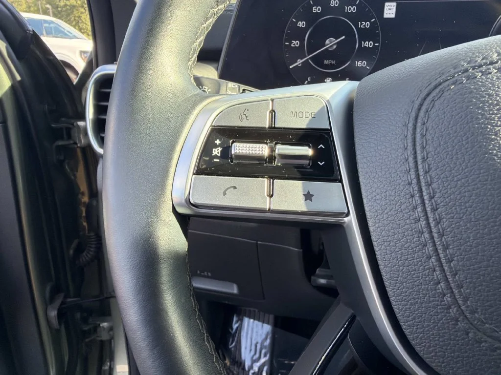 Used 2025 Green Kia SX X-Line image 17