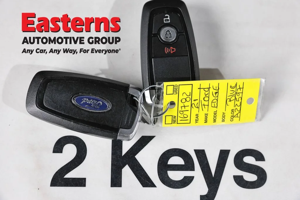 Used 2021 Blue Ford SEL image 24