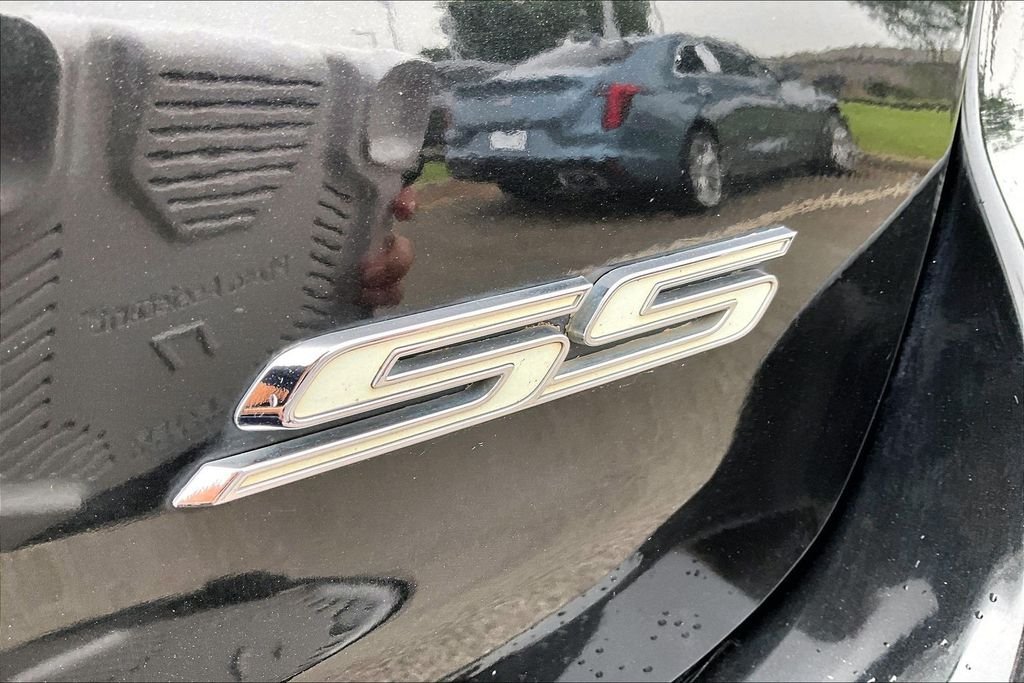 Used 2015 Black Chevrolet  image 33