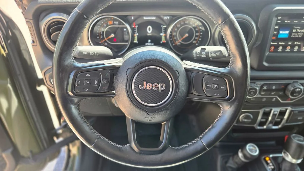 Used 2023 Green Jeep Sport S image 16