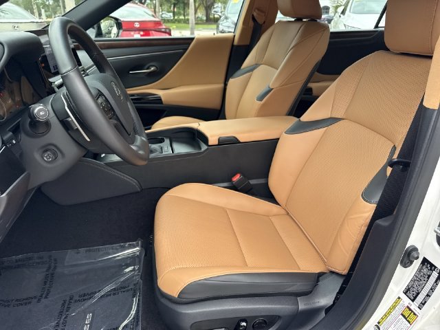 2024 Lexus ES 350 - Photo 11