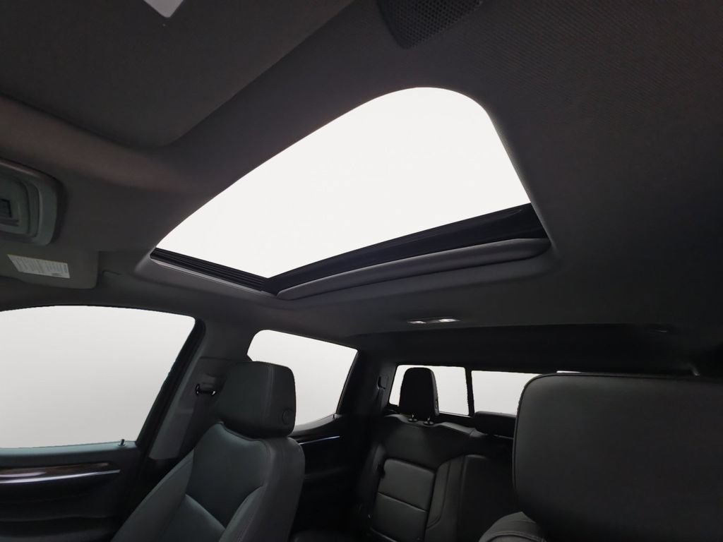 Used 2024 Summit White GMC Elevation image 17