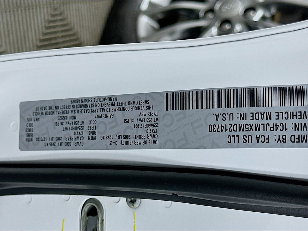 Used 2021 Bright White Clearcoat Jeep Latitude Lux image 31