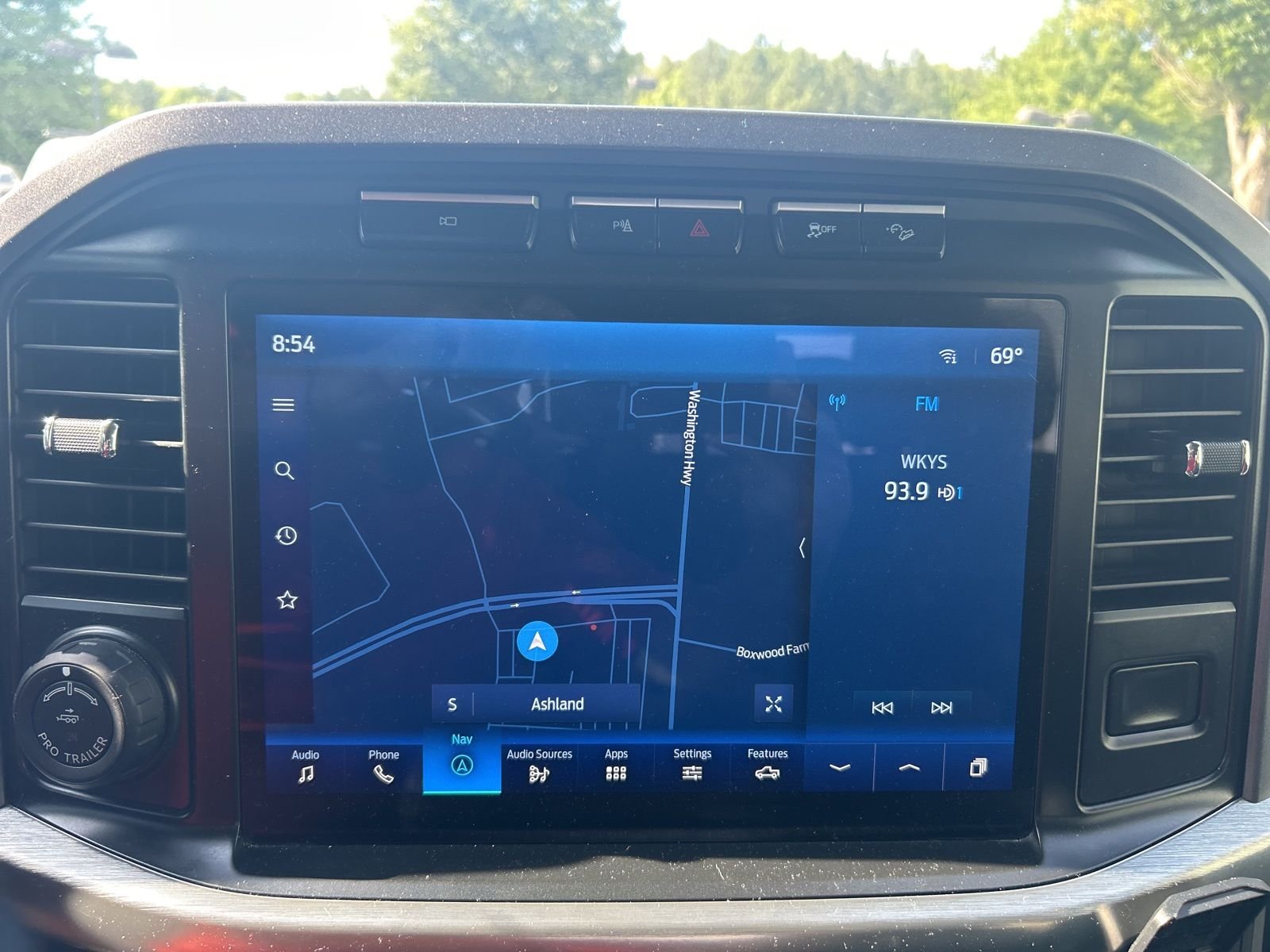 Used 2023  Ford Lariat image 5