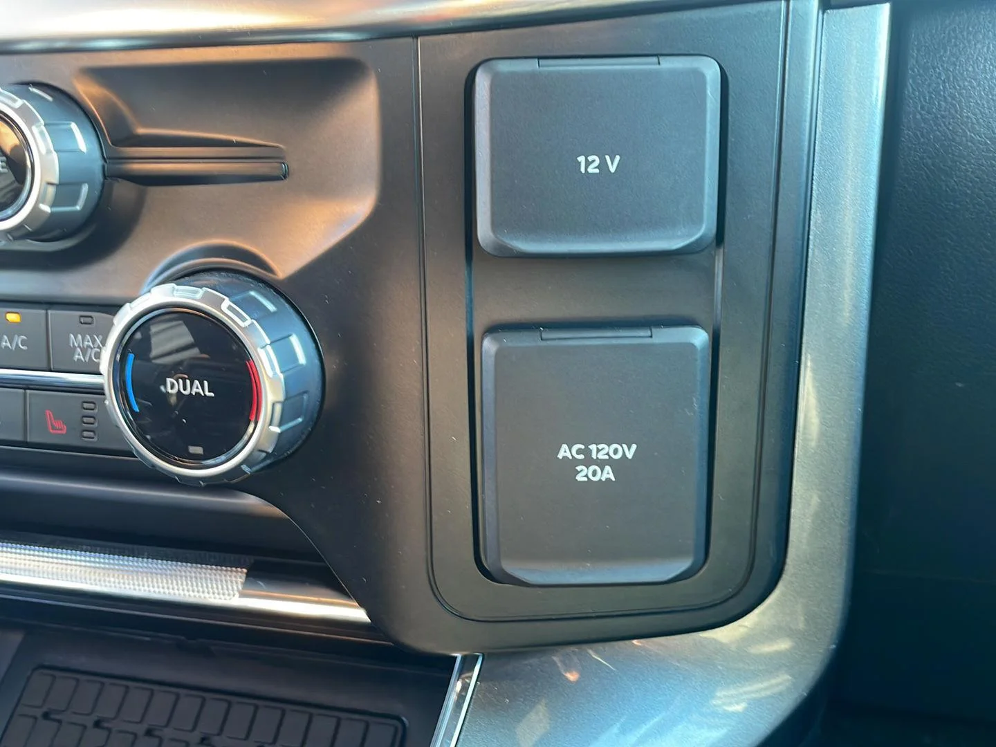 Used 2023 Carbonized Gray Ford LARIAT image 27