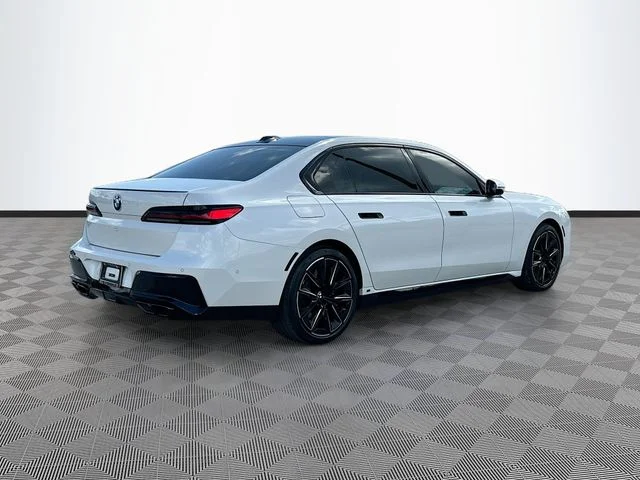 Used 2023 White BMW 760i xDrive image 5