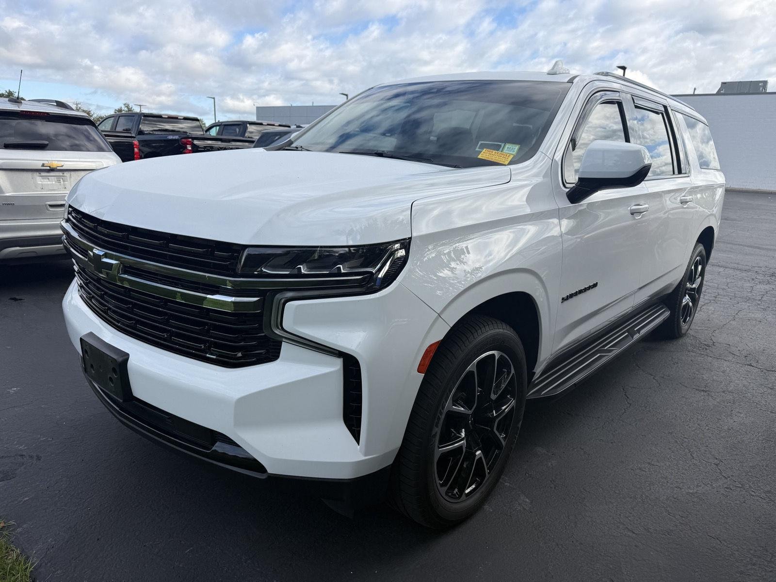 Used 2021 Summit White Chevrolet RST image 3