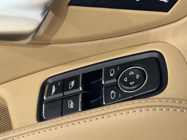 Used 2017 White Porsche Carrera 4S image 33