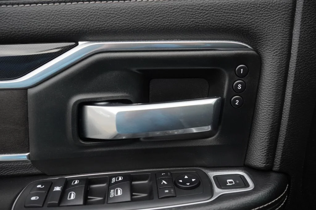 Used 2019 Black Ram Laramie image 16