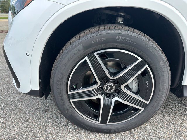 New 2026 MANUFAKTUR Moonlight White Metallic Mercedes-Benz GLC 300 image 48