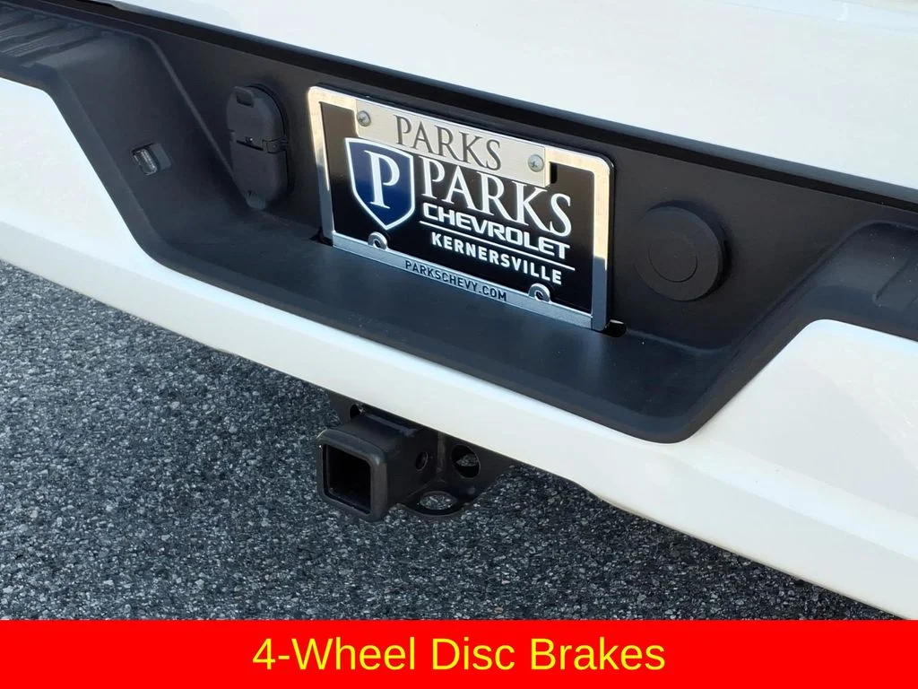 Used 2025 White Chevrolet Custom image 32