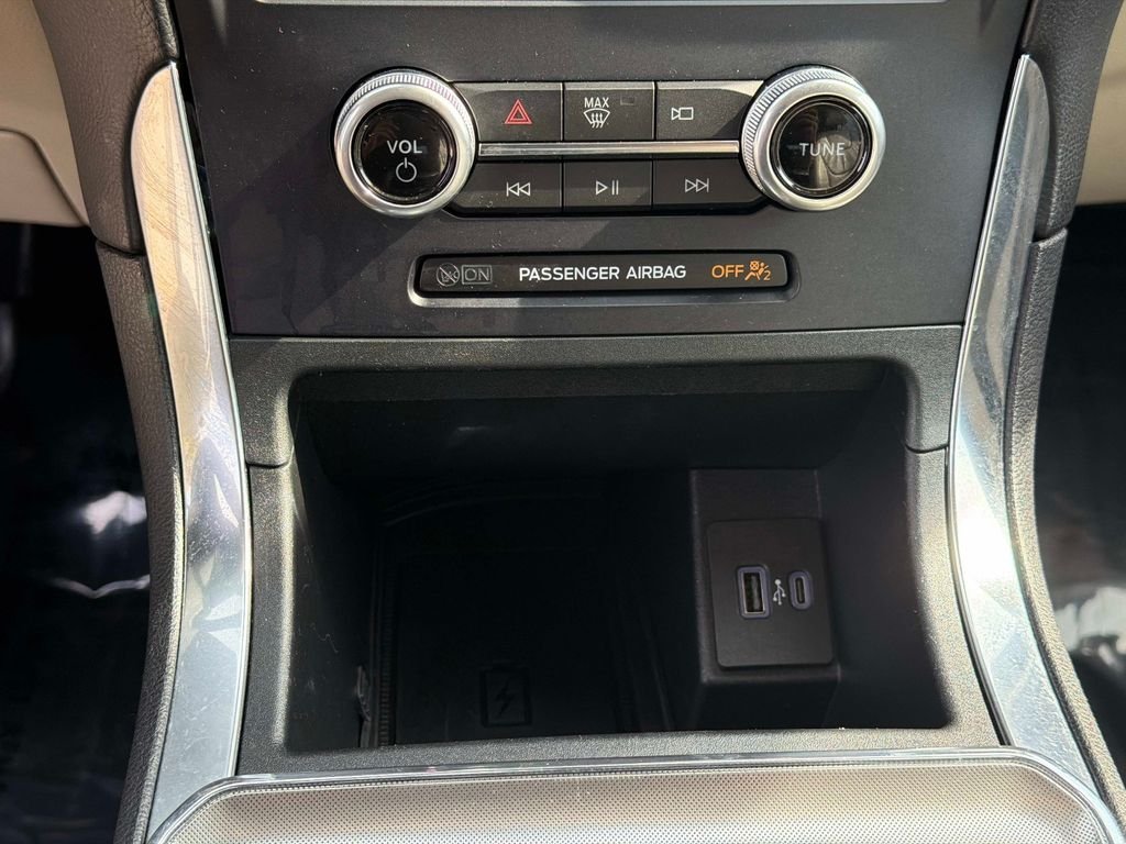 Used 2022 Silver Ford Titanium image 26