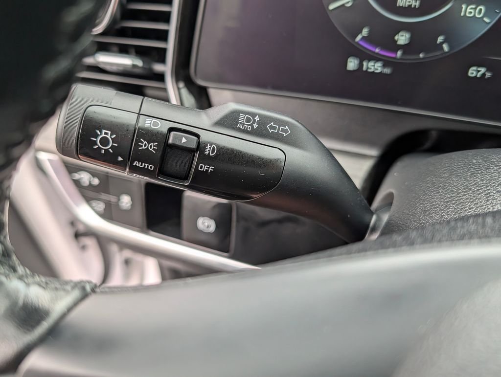 Used 2023 White Kia X-Pro Prestige image 35