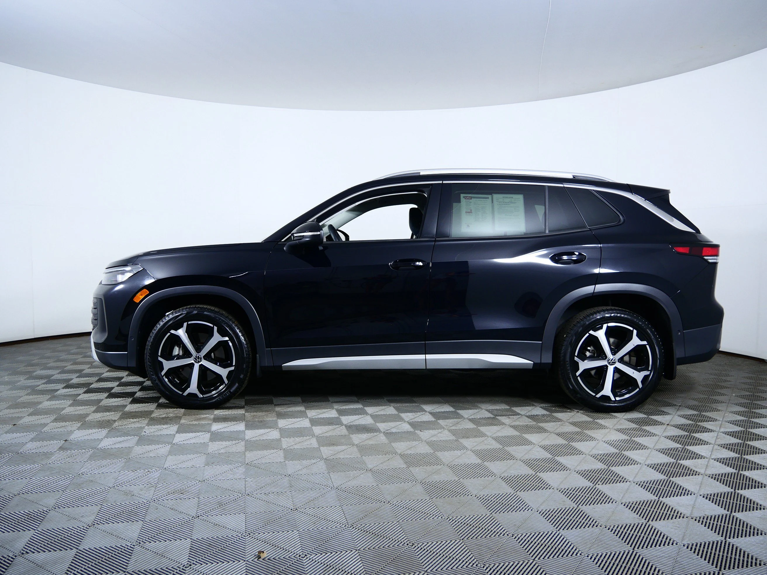 Certified Used 2026  Volkswagen SE image 4