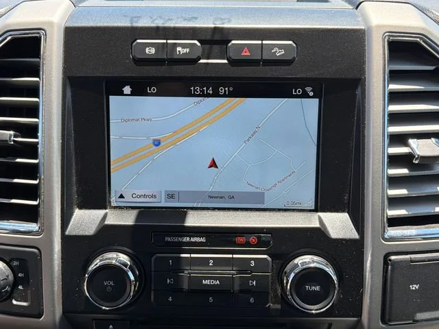 Used 2017  Ford Lariat image 28