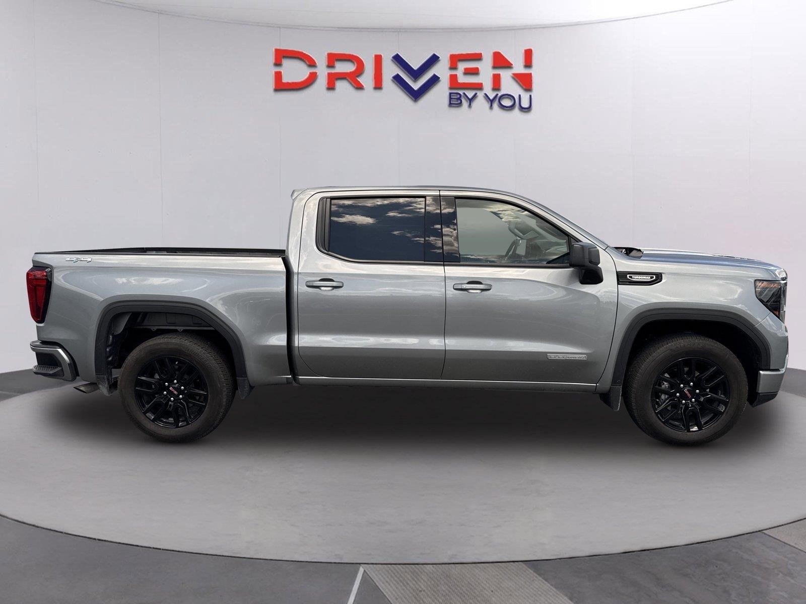 Used 2026 Sterling Metallic GMC Elevation image 3