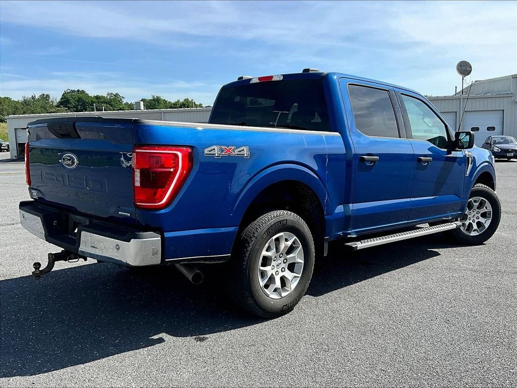 Used 2023 Blue Ford XLT image 4