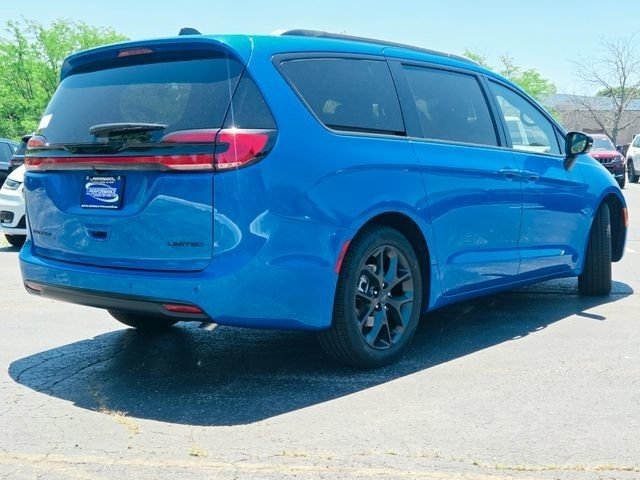 New 2027 Hydro Blue Pearl-Coat Exterior Paint Chrysler Limited image 26