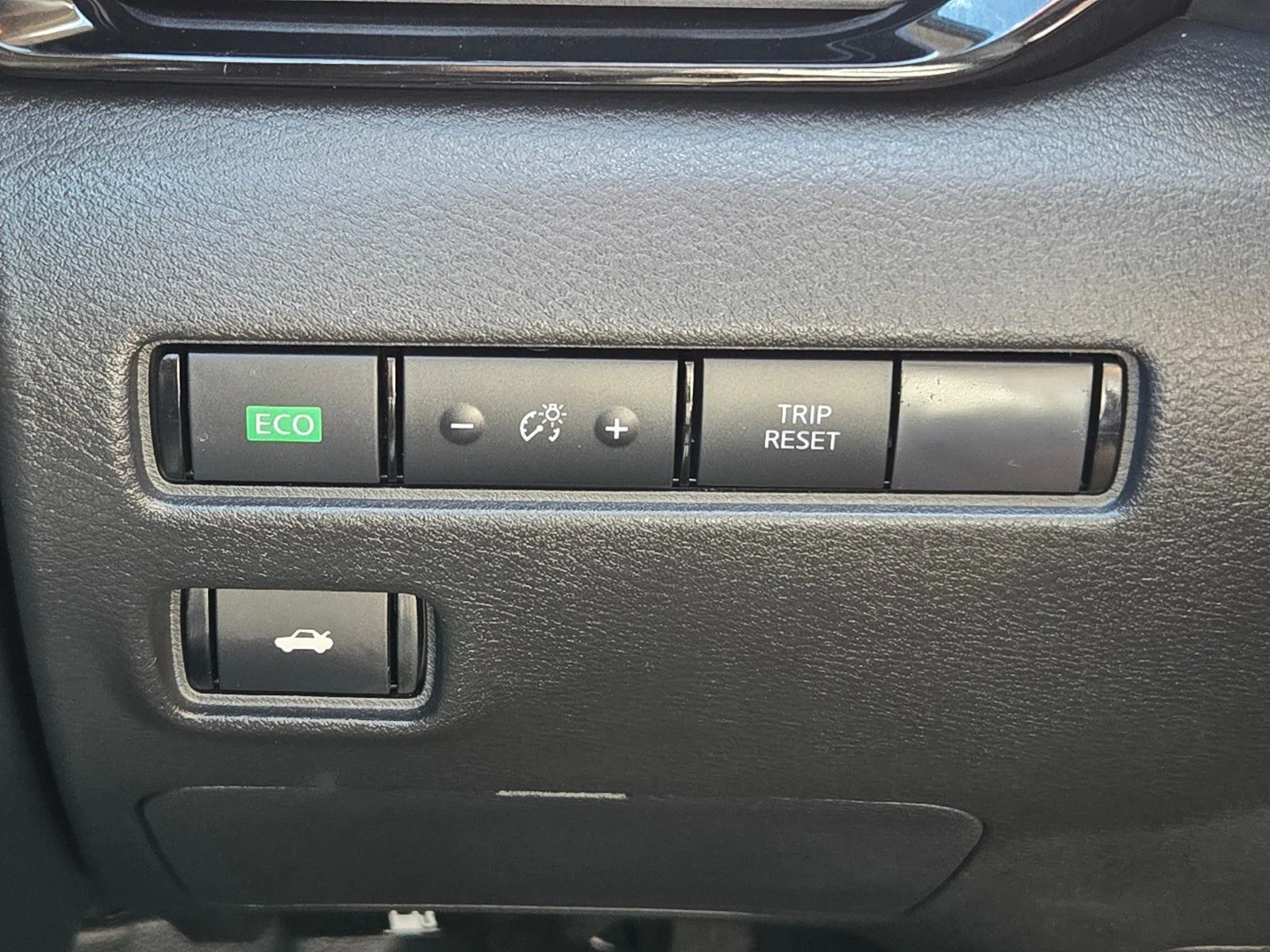 Used 2025 Electric Blue Metallic Nissan SV image 30