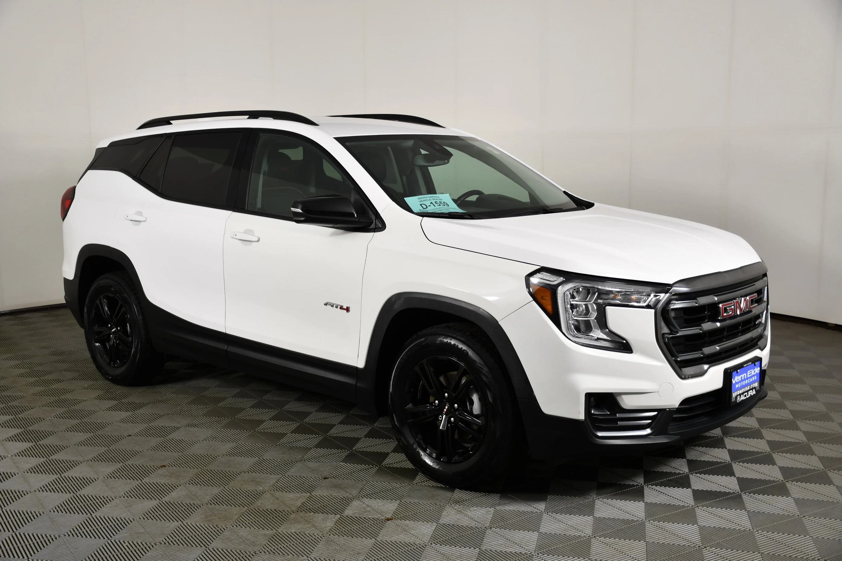Used 2024 Summit White GMC AT4 image 4