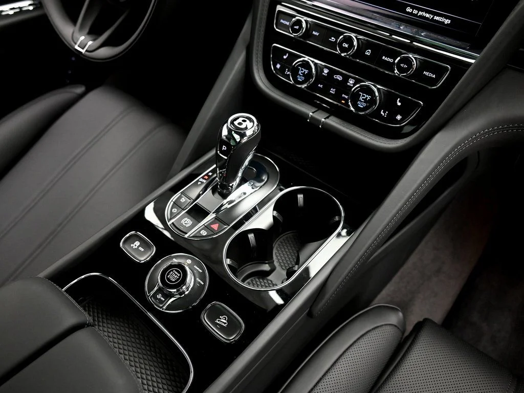 Used 2025 Beluga Bentley V8 image 29