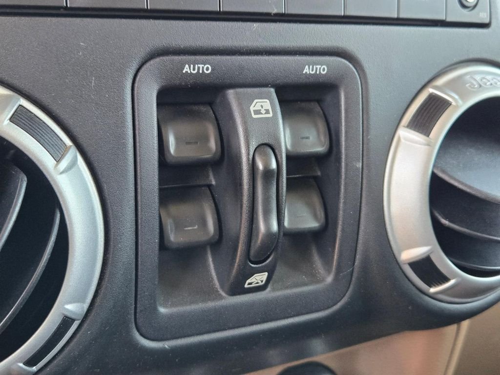 Used 2016 White Jeep Sahara image 30