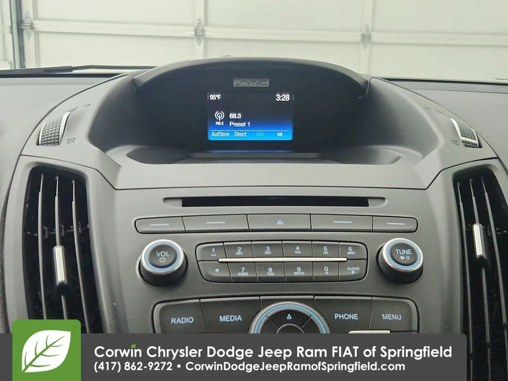 Used 2018 Blue Ford SE image 24