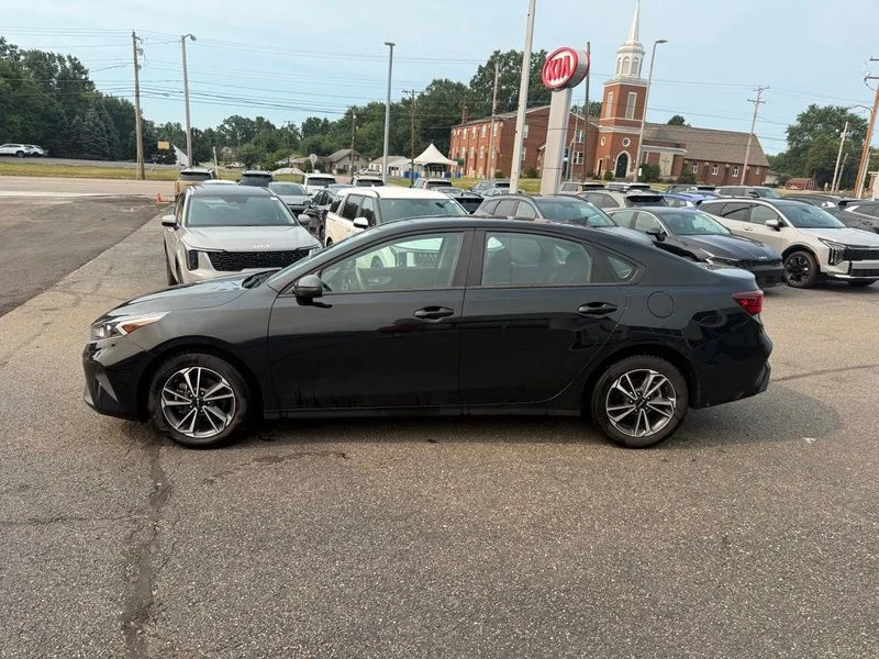 Used 2024 Black Kia LXS image 5