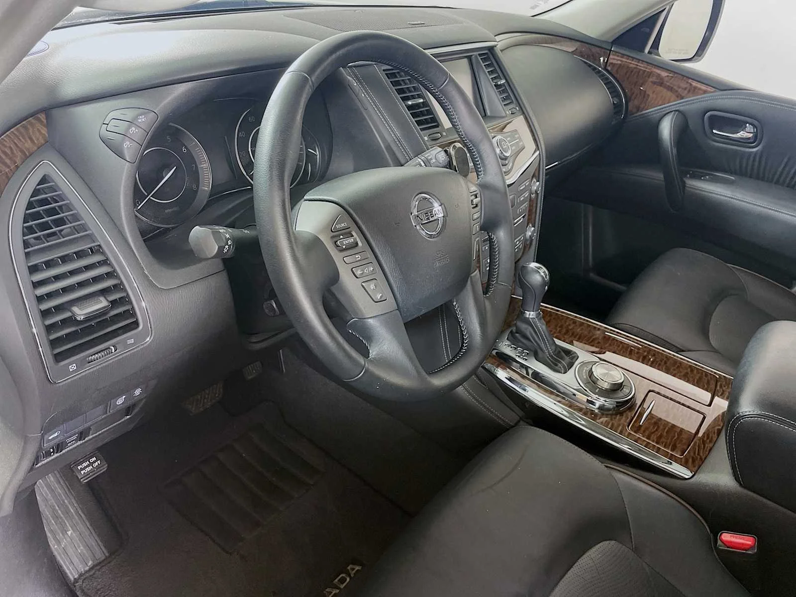 Used 2019 Pearl White Tricoat Nissan SL image 7