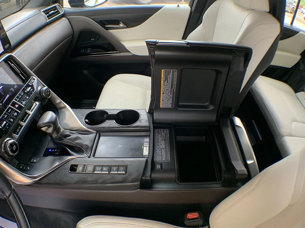 Used 2023 CAVIAR/PEPPER Lexus 600 Luxury image 21