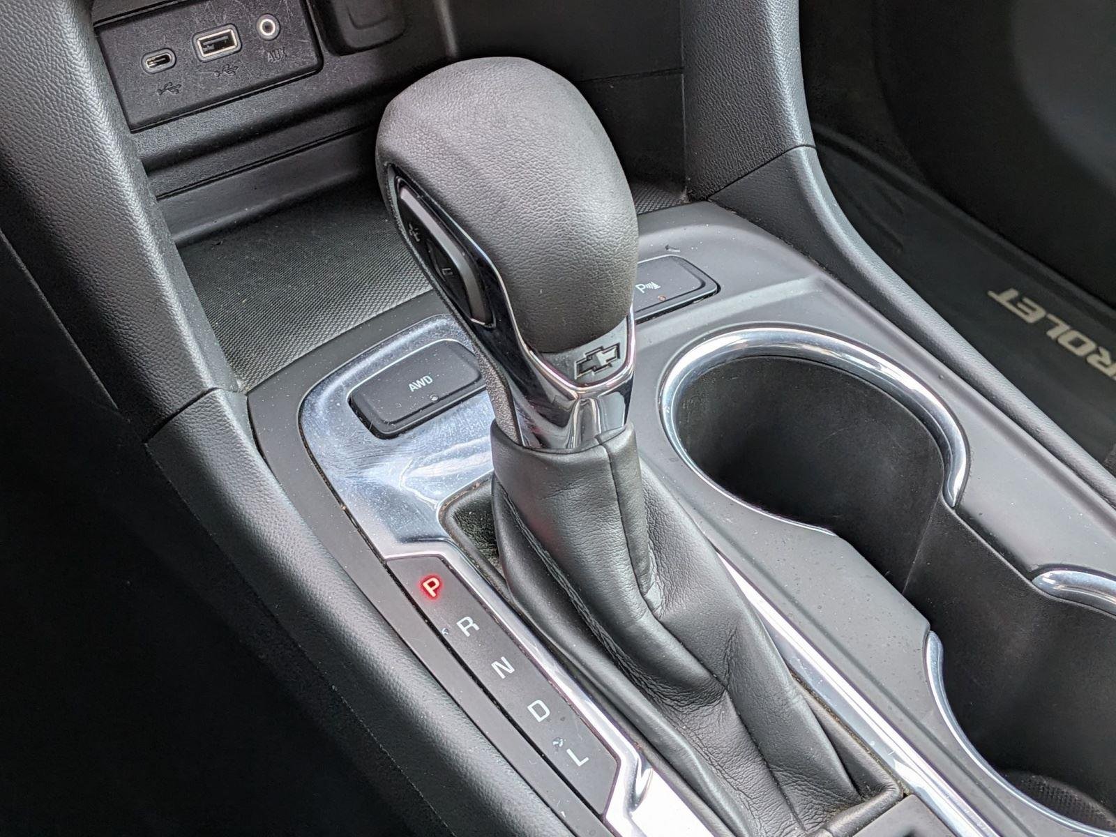 Used 2022 Summit White Chevrolet LT image 15