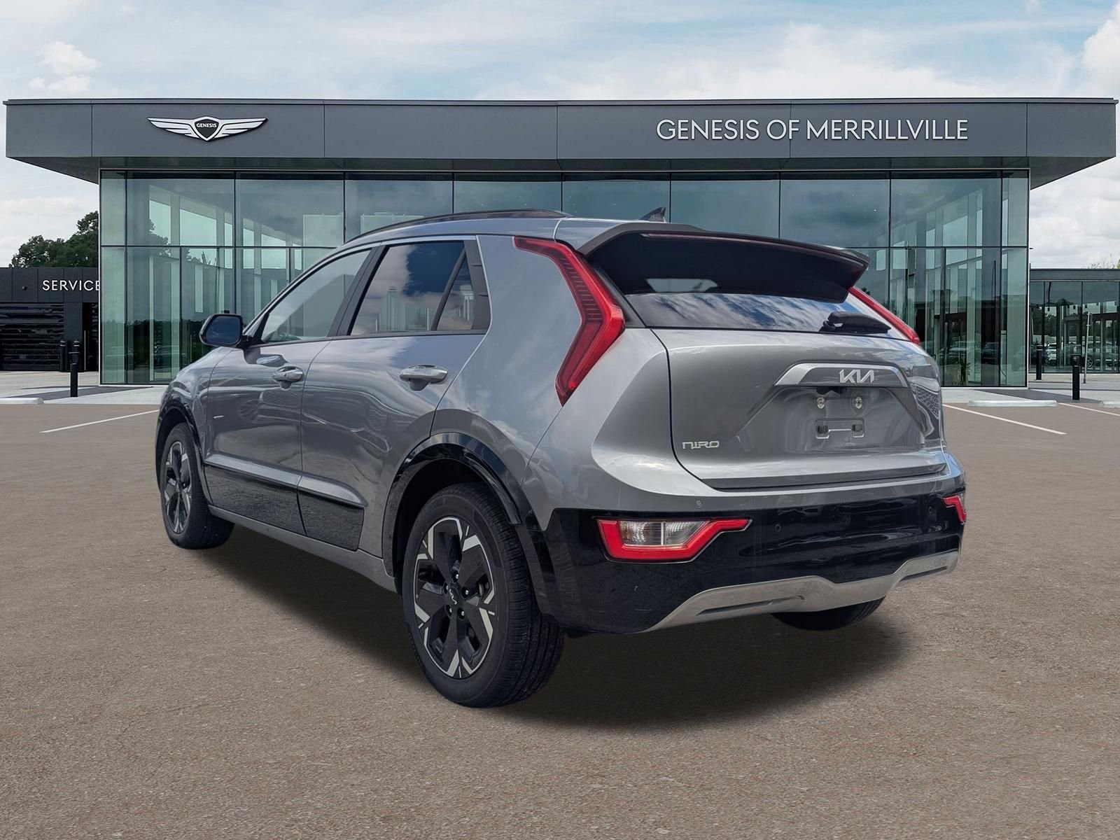 Used 2024 Gray Kia Wind image 6