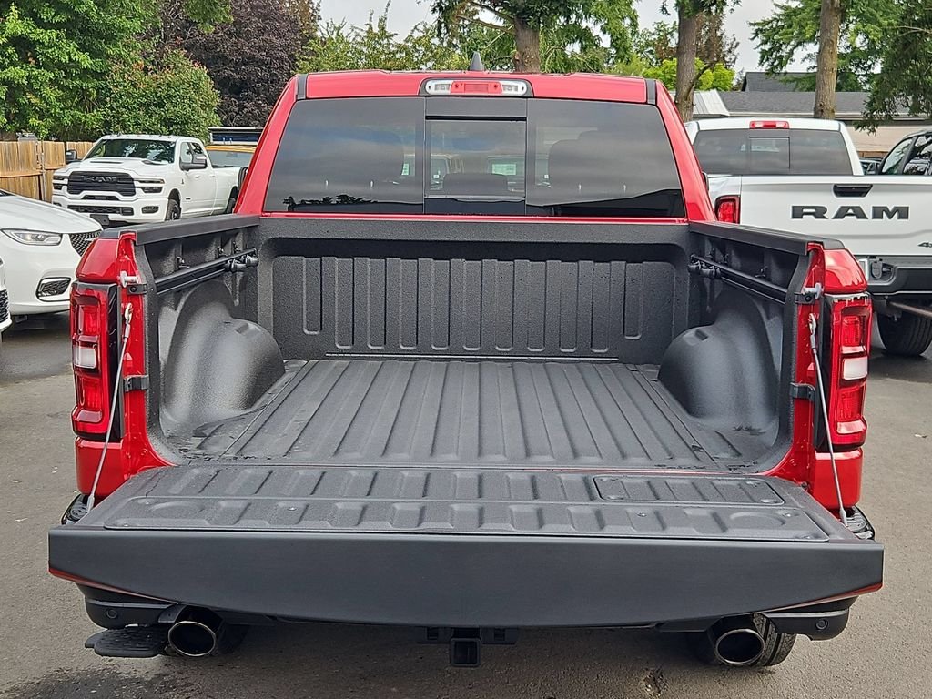 New 2026 Molten Red Pearl-Coat Exterior Paint RAM Laramie image 10