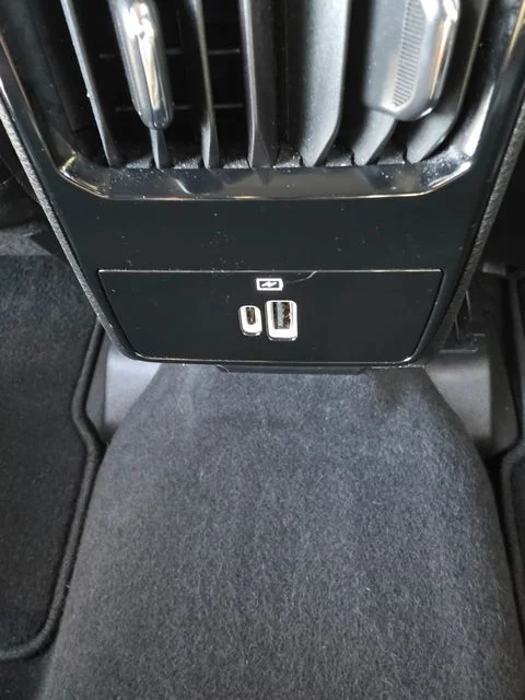 Used 2024 Silver Jeep Limited image 10