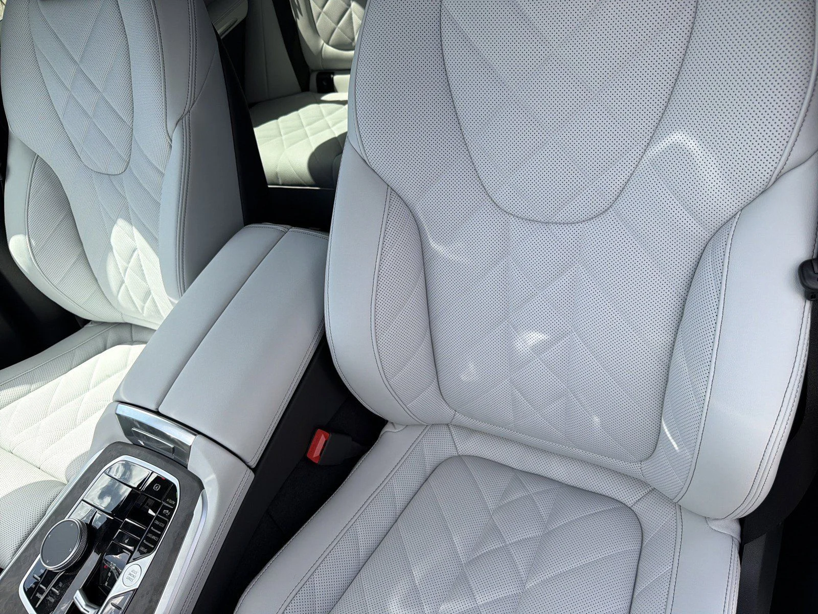New 2026 Skyscraper Grey Metallic BMW xDrive40i image 25