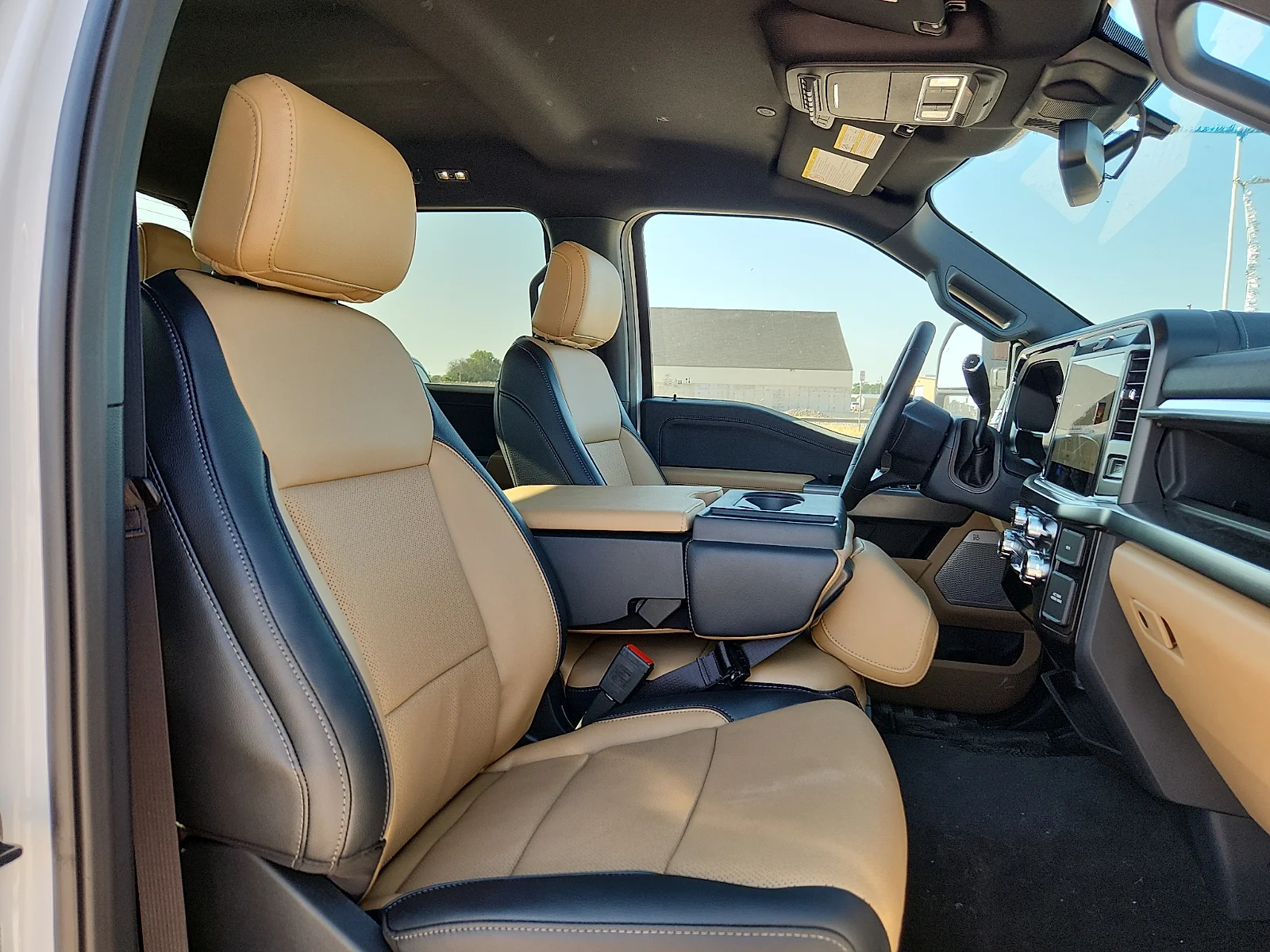 New 2026 Oxford White Ford Lariat image 20